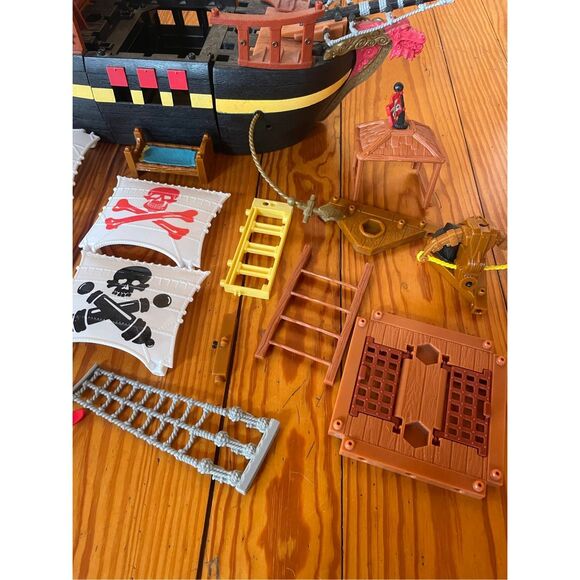 Fisher Price Imaginext Pirate Raider Ship - Picture 3 of 7
